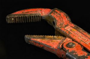 Pipe wrench in Maarssen